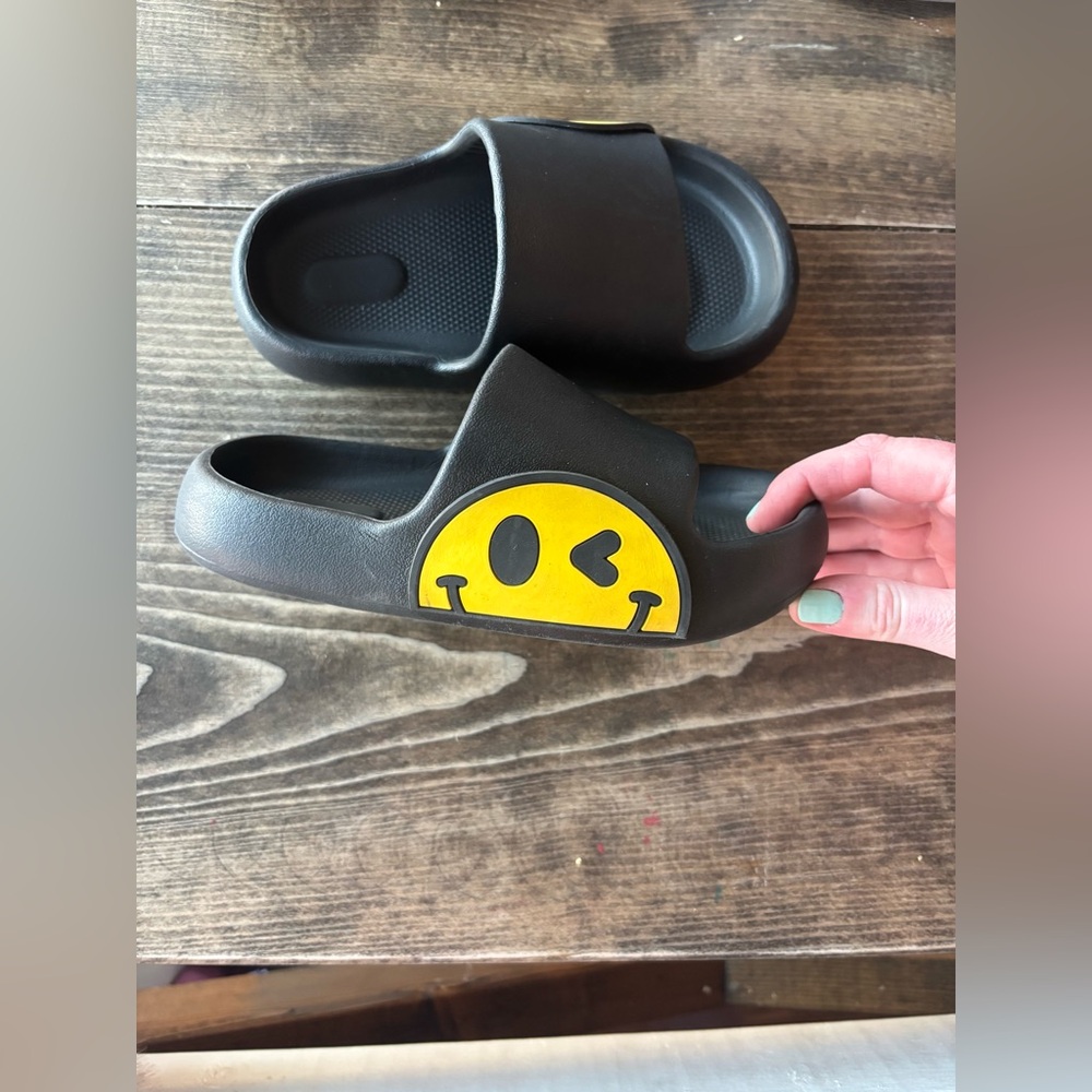 Smiley Slide Sandals - Picture 2 of 4